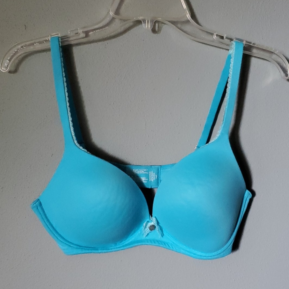Body by Victoria's Secret Bra